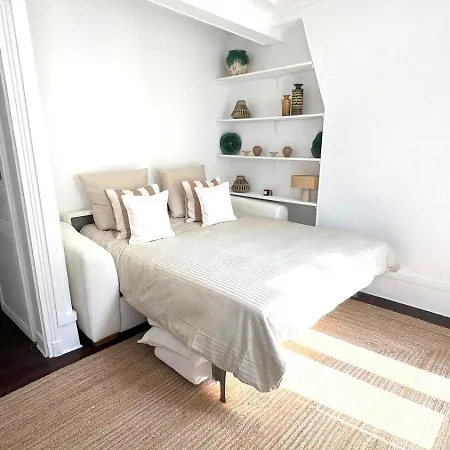 Aparthotel Elegant Montmartre Overlooking Rooftops Paris