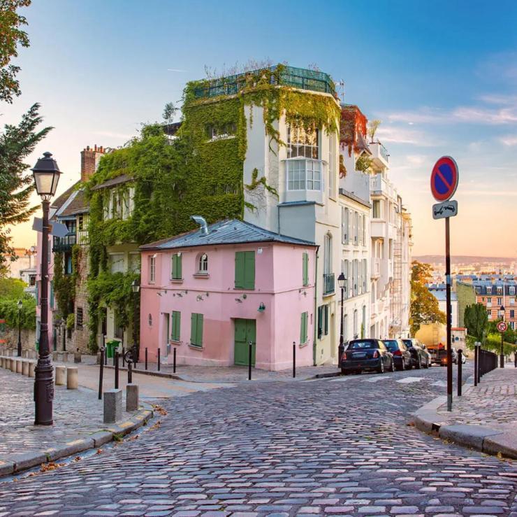 Elegant Montmartre Overlooking Rooftops Aparthotel 4*