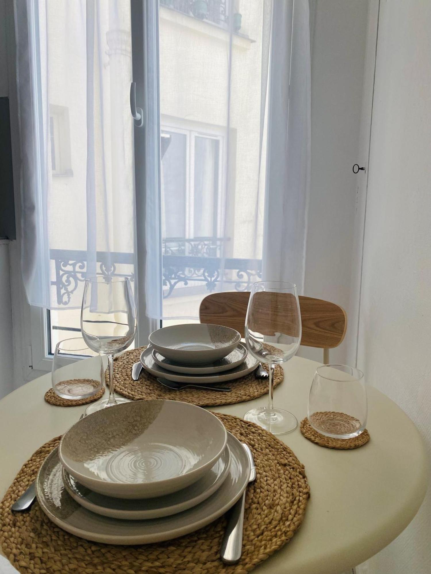 Aparthotel Elegant Montmartre Overlooking Rooftops