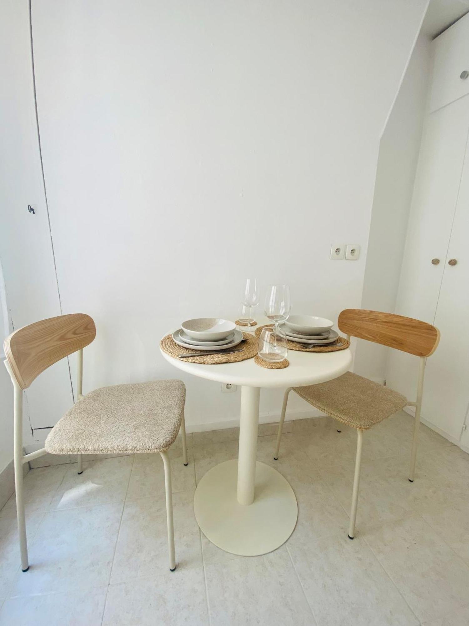 Aparthotel Elegant Montmartre Overlooking Rooftops 4*