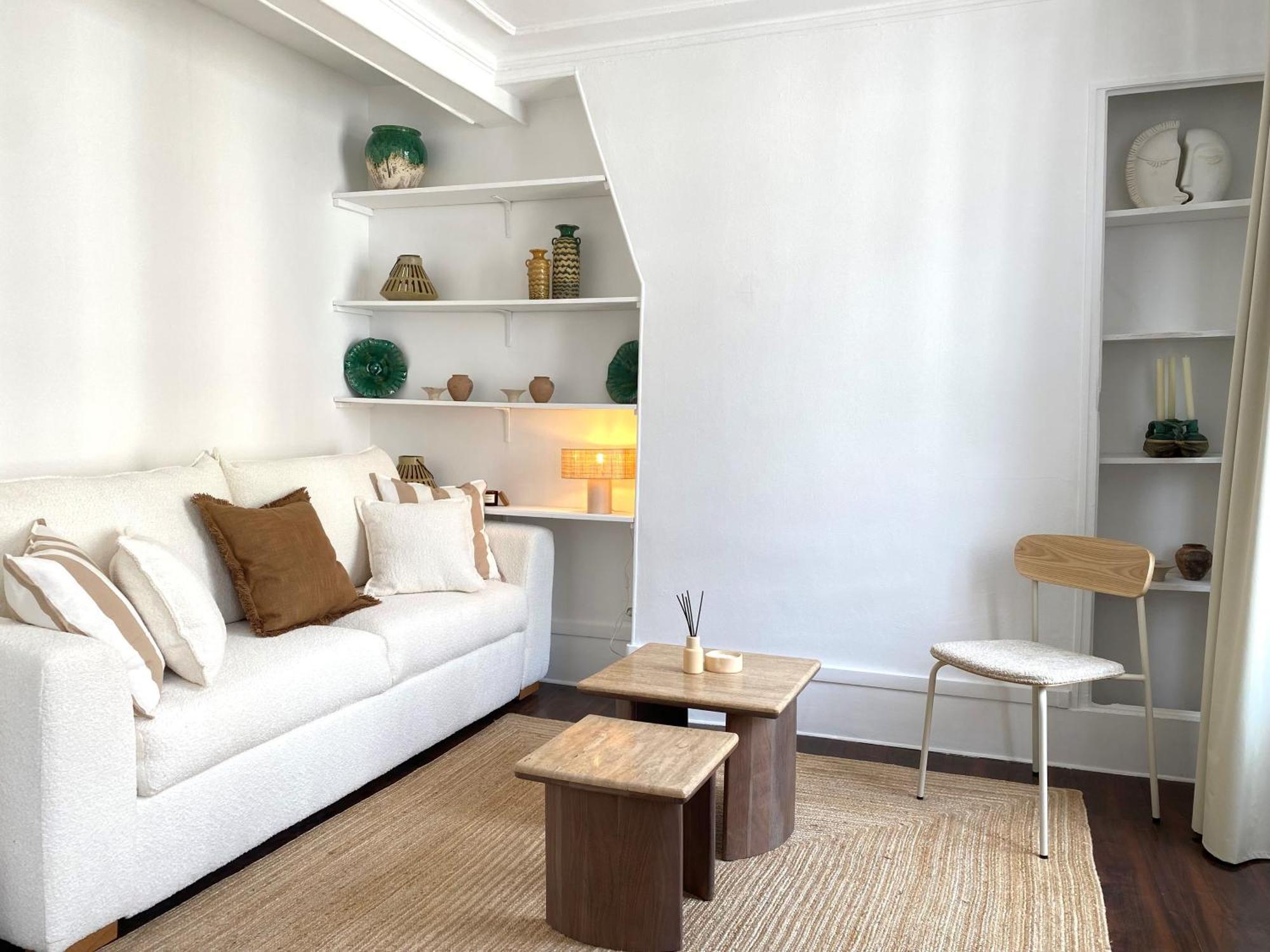 Elegant Montmartre Overlooking Rooftops Aparthotel Paris